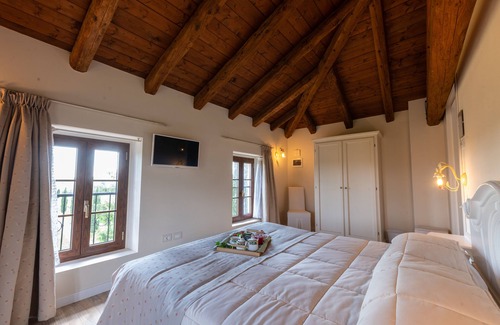 Capriva del Friuli Otro | Casale in Collina