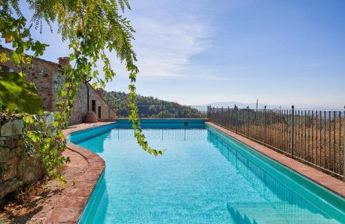 Castellina in Chianti Villa | Casale Sandonatino by VacaVilla