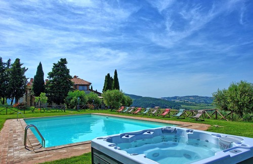 Castiglione d'Orcia Villa | Villa en Campiglia D'orcia con 8 habitaciones, capacidad 16