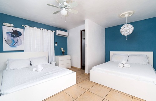 Pedernales Casa | Casamares: Habitación Vacacional con Piscina y Jacuzzi 5 min de Playa y Poblado