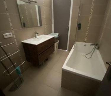 Mezzavia Apartamento | Casamea - 2 chambres, Proche Hôpital, WiFi, Clim