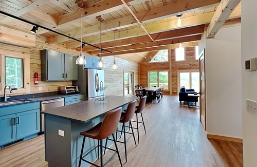 Waterfront Greens Casa | Casamigos | Newly Built Log Cabin + Private Hot Tub in Gated Community