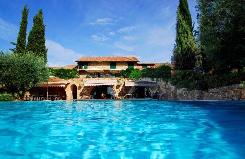 San Quirico d'Orcia Hotel | Casanova - Wellness Center La Grotta Etrusca