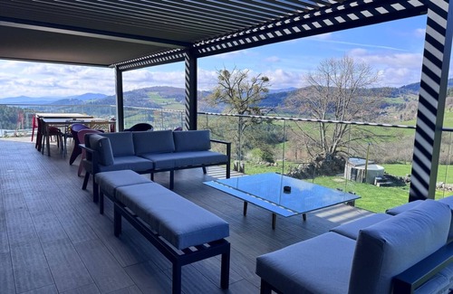 Vaudevant Villa | CASARIOU Les Bernards villa Ardeche Nordique Bath, Pool