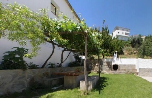 Mecina Bombaron Cabaña | Casa rural con WiFi gratis, Spa y piscina comunitaria en La Alpujarra 5 personas