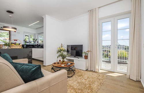 Canhas Chalet De Esquí | Casas da Luz - Casa da Pedreira by Madeira Sun Tra