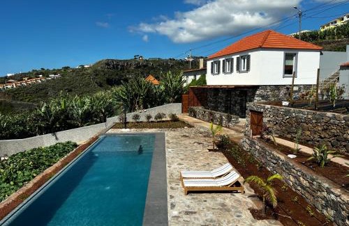 Gaula Villa | CASAS DO LARANJO- Cottages & Infinity Pool