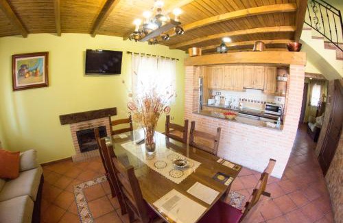 Aldeanueva del Camino Casa | Casas Rurales El Caminante