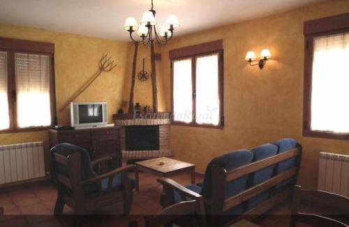 Ayllon Casa | Casas Rurales Mi Reja A