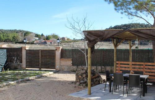 Ossa de Montiel Chalet De Esquí | Casas Rurales Tía María