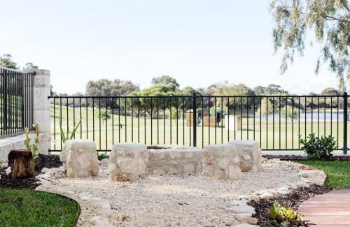 Dunsborough Casa | CasaSandra - Perfectly Located Tasteful Charm