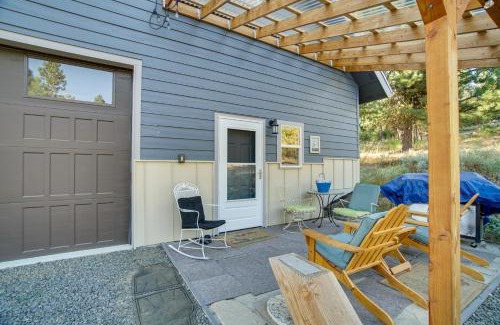 Cascade Casa | Cascade Cabin Hideaway with Views, half Mi to Lake
