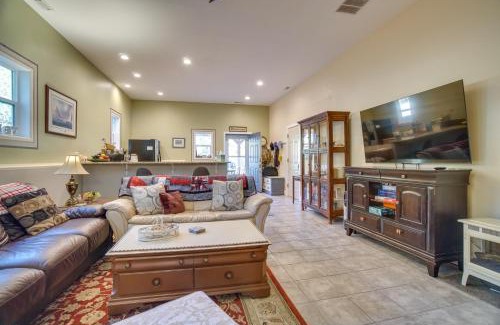 Cascade Casa | Cascade Cabin Hideaway with Views, half Mi to Lake