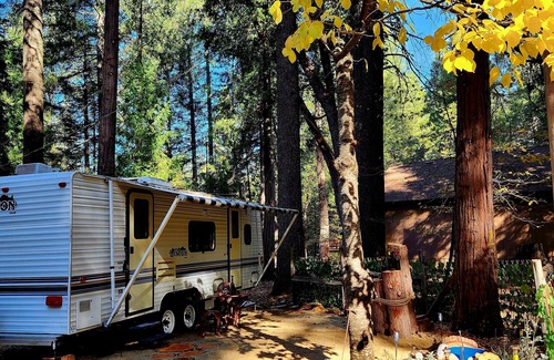 Nevada City Casa | Cascade Caravan in the Sierra Foothills and within minutes of Scott's Flat Lake.