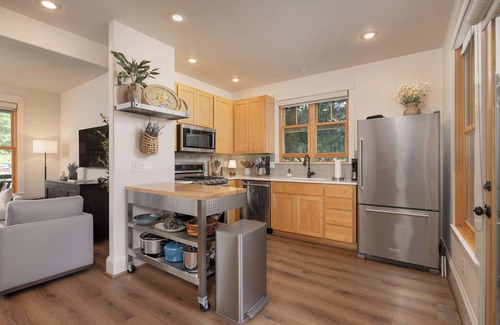 Sisters Casa | Cascade Cottage in Pine Meadows for 6!