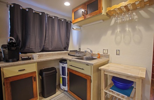 Cle Elum Apartamento | Cascade Getaway - Heart of Cle Elum - Full Kitchen, Private Patio & Pet Friendly