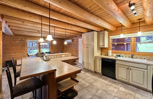 Cascade Cabina | Cascade Log Cabin. Walk to the Lake and Golf Course