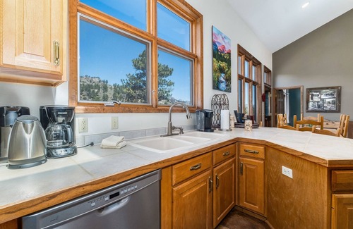 Aspen Brook Casa | Cascade - Spacious Family Mountain Retreat - Quiet Neighborhood