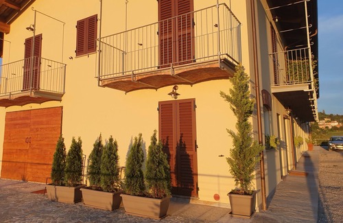 Monforte d'Alba Casa | Cascina Bricco San Pietro room Alman