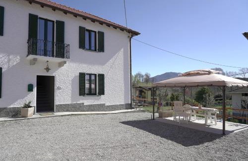 Leggiuno Casa | Cascina Riva
