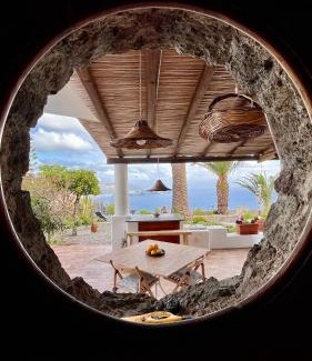 Lipari Casa | Case Quattrocchi - Giardino e Terrazzi con vista Panoramica sul Mare, Etna e Vulcano