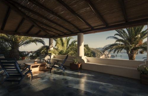 Lipari Casa | Case Quattrocchi - Giardino e Terrazzi con vista Panoramica sul Mare, Etna e Vulcano