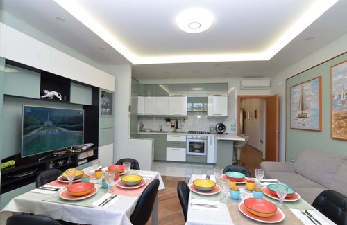 Centro Storico Apartamento | CASERTA DELUXE - EL ELEGANTE APARTAMENTO EN EL CENTRO DE CASERTA ACOGE A 5 PERSONAS
