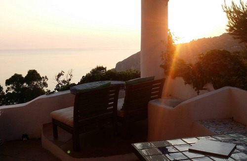 Monte Gallina Cabaña | casetta eoliana piscina escondida romántica, jacuzzi y sauna, uso privado de los huéspedes