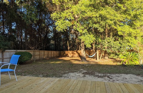 Northeast Pensacola Casa | Hermosa casa, conveniente para I-10, aeropuerto, centro de la ciudad, UWF / PSC, playas y más