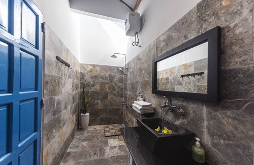 Cam An Hotel | Cashew Tree Bungalow