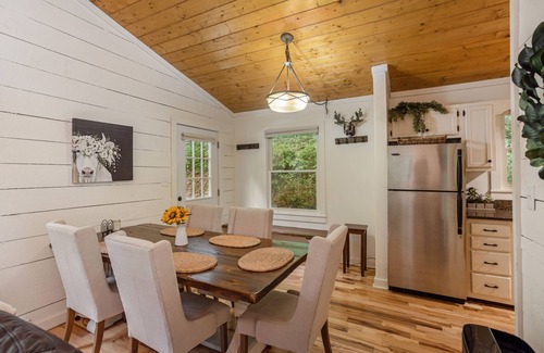 Cashiers Casa | Cashiers Cabin*Kid Retreat+Slide*Waterfalls