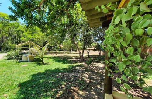 Bonito Casa | Casinha Amarela - anexo ao Camping Pé na Jaca