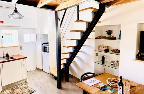 Alfarim Casa | Casinha Azul near Meco Beach