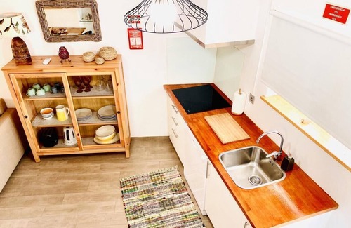 Alfarim Casa | Casinha Azul near Meco Beach
