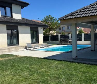 Sinmartin Casa | Casira Guesthouse
