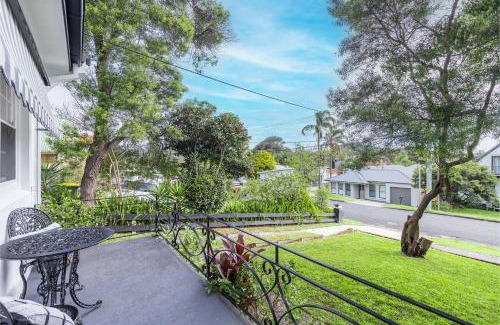 Shoal Bay Casa | Casita 20 Tomaree Road great pet friendly property with WiFi and Air Conditioning