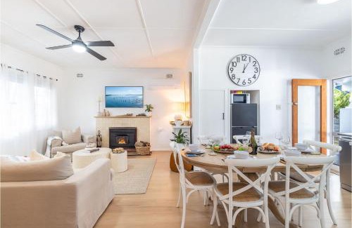 Shoal Bay Casa | Casita 20 Tomaree Road great pet friendly property with WiFi and Air Conditioning