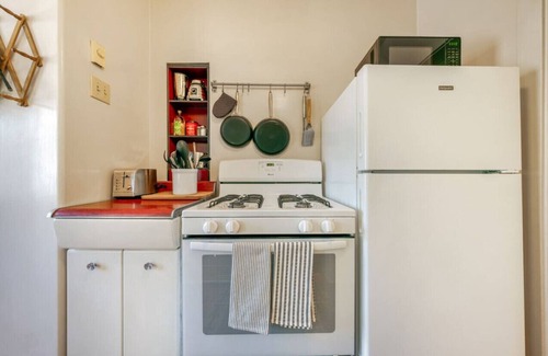 Sam Hughes Casa | Close to U of A / Patio / 1 BR 1 BA / Sam Hughes