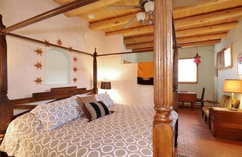 Northeast Santa Fe Casa | Casita Bee, Santa Fe charmer