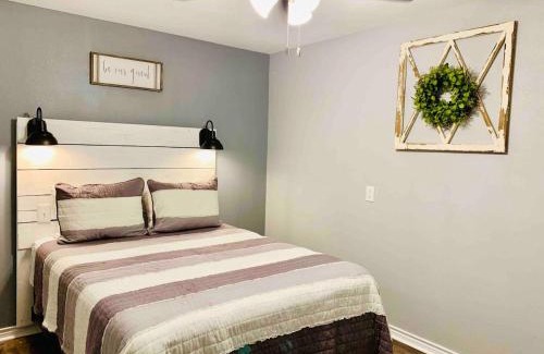 Waco Casa | Casita Blanca- Close To Downtown