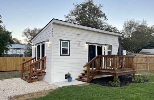 Kerrville Cabaña | Casita Blanca - tiny house in the heart of Kerrville