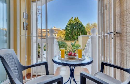 Aduanas Apartamento | Casita Bonita - with private garden near beach in Jávea