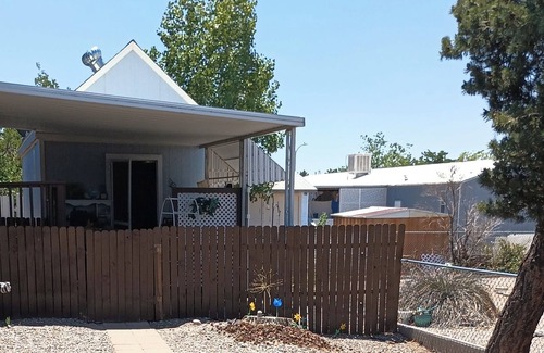 North Albuquerque Acres Apartamento | Casita Chiquita, a Charming studio in North East Albuquerque.