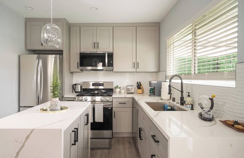 Del Aire Casa | Casita CW LAX Studio:Your Gateway to LA Adventures