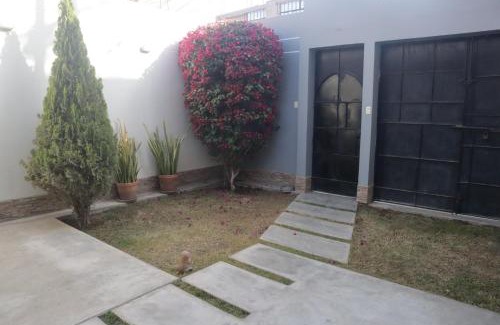 Ica Casa | Casita en Ica Villa Periodista cerca a Huacachina