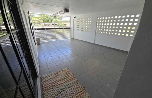 Caimito Apartamento | Casita Encanto 2 bd 1 bth centric apt w/ 1 car garage 10 mins to airport/beaches