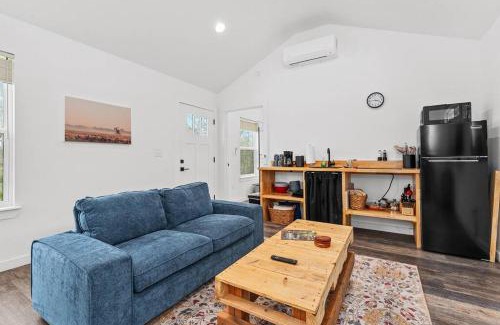 Fredericksburg Casa | Casita Fulton - Fire Pit & Close to Main St