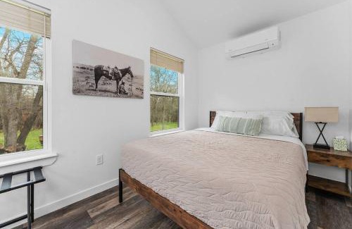 Fredericksburg Casa | Casita Fulton - Fire Pit & Close to Main St