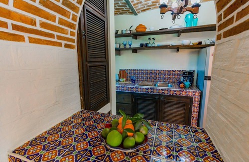 Ajijic Casa | Casita - Confort, calidad, privacidad para dos.
