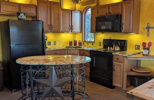 Mesa County Cabina | Casita in the Canyons, Extreme privacy, locked and gated with spectacular views.